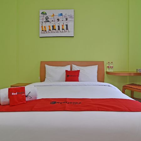 Reddoorz Plus @ Mahendradatta Denpasar Exterior foto