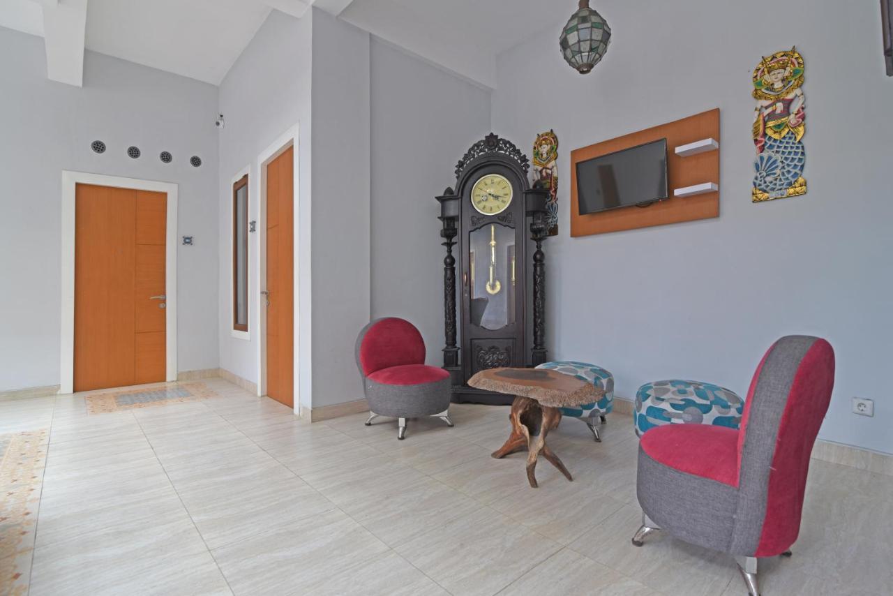 Reddoorz Plus @ Mahendradatta Denpasar Exterior foto